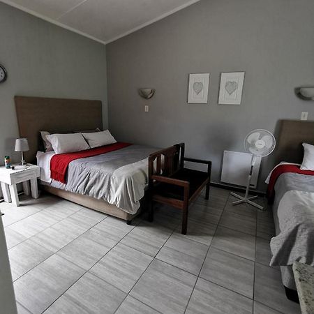Stew S Room Pietersburg Buitenkant foto